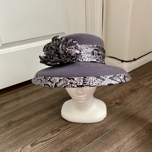 Chic Women\'s Gray and Black Hat main image 6